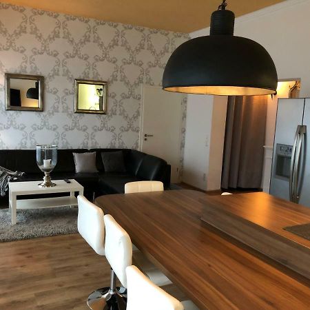 Modernes Und Gemuetliches Appartment Mit Terrasse, Stadtnah Ravensburg Esterno foto