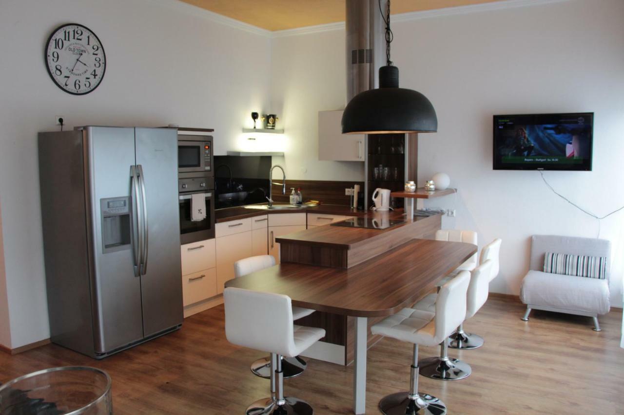 Modernes Und Gemuetliches Appartment Mit Terrasse, Stadtnah Ravensburg Esterno foto