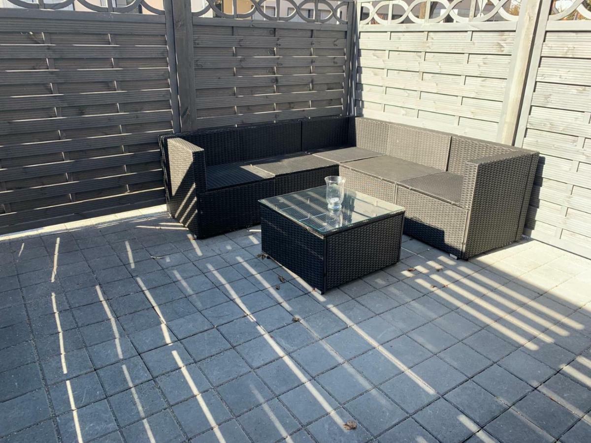 Modernes Und Gemuetliches Appartment Mit Terrasse, Stadtnah Ravensburg Esterno foto